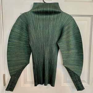 Issey Miyake Dramatic Pleats Please blouse in Green Size 4 = L $125
